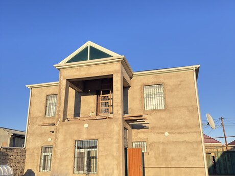 Satılır 6 otaqlı həyət evi/bağ evi 384 m², Binə q.