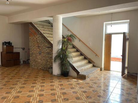 Satılır 10 otaqlı həyət evi/bağ evi 400 m², Novxanı q.