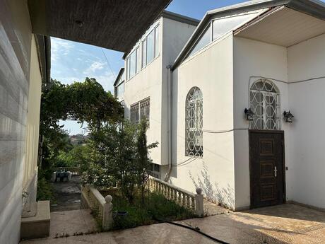 14 otaqlı həyət evi/bağ evi - Nəsimi m. - 400 m²