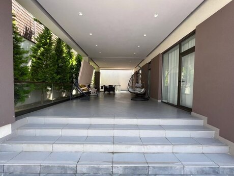 5 otaqlı həyət evi/bağ evi - Mərdəkan q. - 300 m²