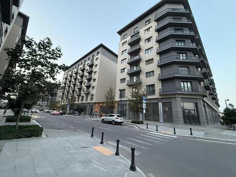 4 otaqlı yeni tikili - Ağ şəhər q. - 202 m²