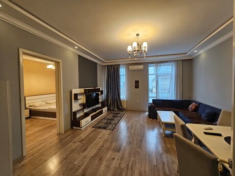 3 otaqlı köhnə tikili - Sahil m. - 100 m²
