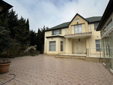 4 otaqlı həyət evi/bağ evi - Buzovna q. - 240 m²