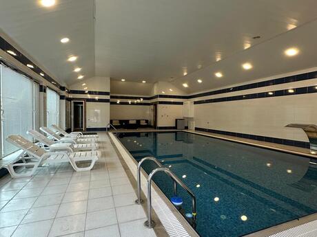 4 otaqlı həyət evi/bağ evi - Buzovna q. - 240 m²