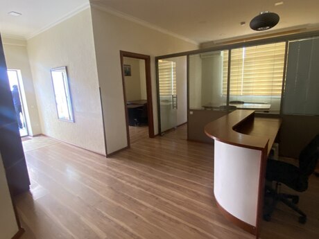 4-комн. офис - м. 28 мая - 200 м²