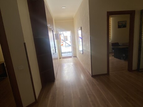 4-комн. офис - м. 28 мая - 200 м²