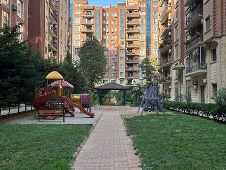 Объявление №5918967 - Баку, м. Гянджлик, 4-комн., 230 м²