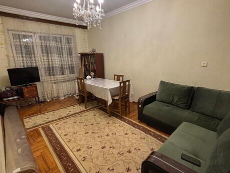 4 otaqlı köhnə tikili - İnşaatçılar m. - 110 m²