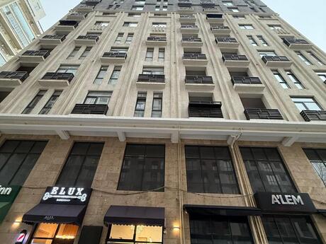 Elan №5830255 - Bakı, Gənclik m., 2 otaqlı, 70 m², 8/10 mərtəbə