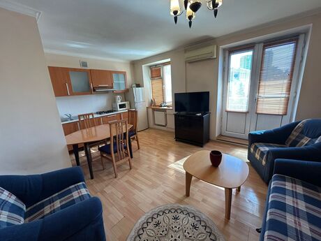 Elan №5919163 - Bakı, 28 May m., 2 otaqlı, 55 m², 4/7 mərtəbə