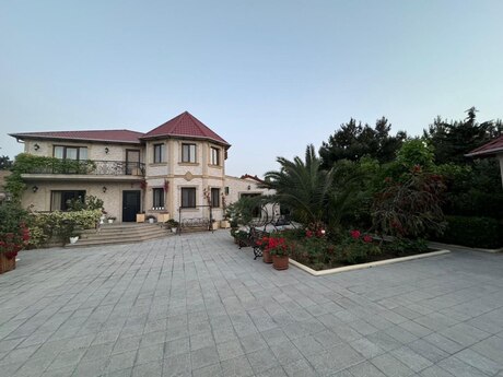 6 otaqlı həyət evi/bağ evi - Mərdəkan q. - 360 m²