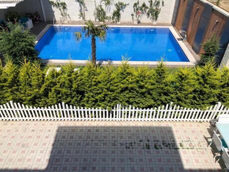 6 otaqlı həyət evi/bağ evi - Şağan q. - 320 m²
