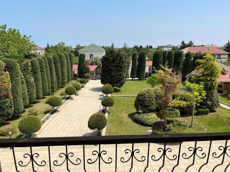 4 otaqlı həyət evi/bağ evi - Görədil q. - 350 m²