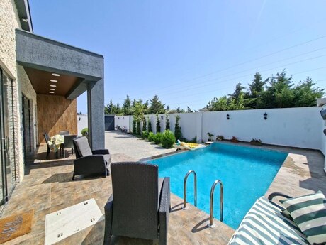 4 otaqlı həyət evi/bağ evi - Mərdəkan q. - 240 m²