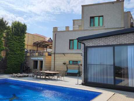 5 otaqlı həyət evi/bağ evi - Novxanı q. - 300 m²
