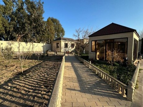 5 otaqlı həyət evi/bağ evi - Bilgəh q. - 400 m²