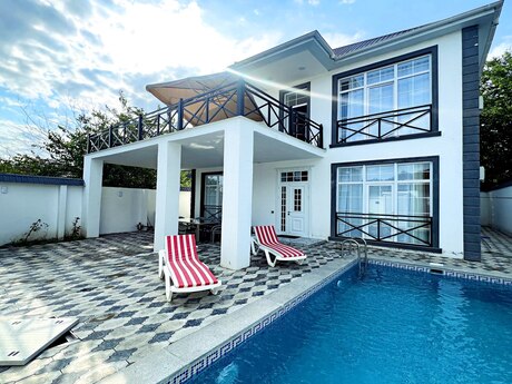 Satılır 7 otaqlı həyət evi/bağ evi 220 m², Qəbələ
