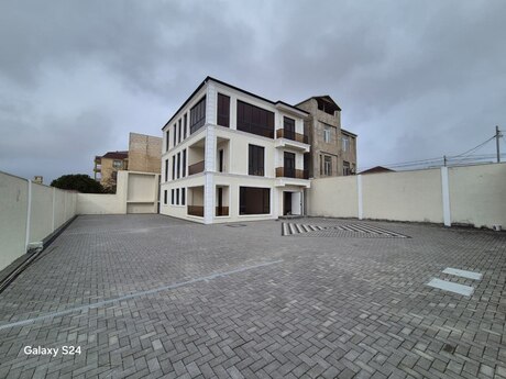 6 otaqlı həyət evi/bağ evi - Badamdar q. - 400 m²