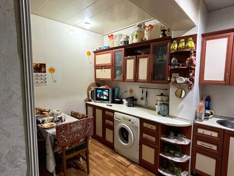 4 otaqlı köhnə tikili - İnşaatçılar m. - 110 m²