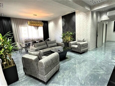 3 otaqlı yeni tikili - Ağ şəhər q. - 180 m²