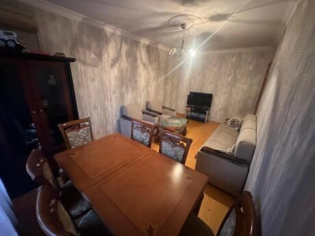 2 otaqlı köhnə tikili - Bakıxanov q. - 60 m²