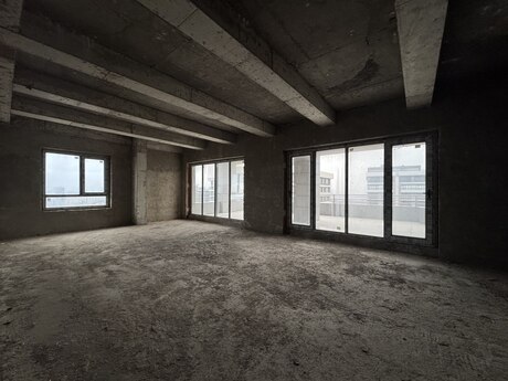 4 otaqlı yeni tikili - Ağ şəhər q. - 324 m²