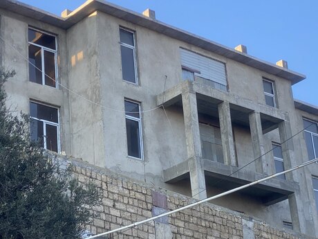 Satılır 12 otaqlı həyət evi/bağ evi 4500 m², Həzi Aslanov m.