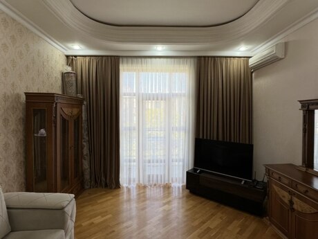 2 otaqlı köhnə tikili - Elmlər Akademiyası m. - 65 m²