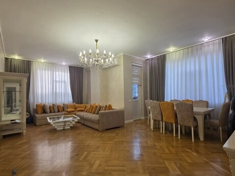 Объявление №5920548 - Баку, м. Элмляр Академиясы, 3-комн., 131 м², 2/18 этаж