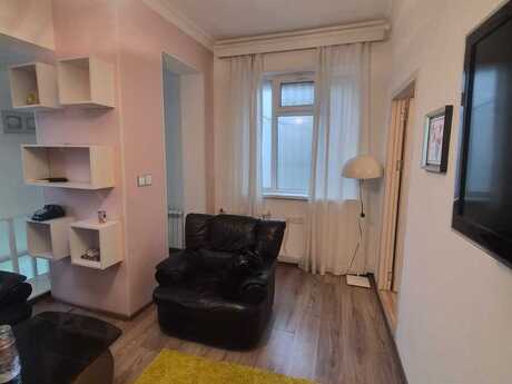 2 otaqlı həyət evi/bağ evi - Elmlər Akademiyası m. - 100 m²