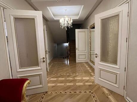 7 otaqlı həyət evi/bağ evi - 8-ci kilometr q. - 260 m²