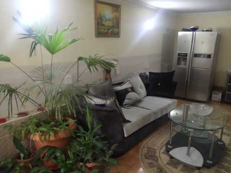 6 otaqlı həyət evi/bağ evi - İnşaatçılar m. - 420 m²