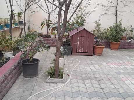 6 otaqlı həyət evi/bağ evi - İnşaatçılar m. - 420 m²