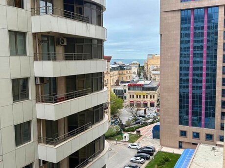 Elan №5920802 - Bakı, Sahil m., 3 otaqlı, 137 m², 7/13 mərtəbə