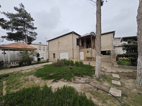 5 otaqlı həyət evi/bağ evi - Bakıxanov q. - 180 m²