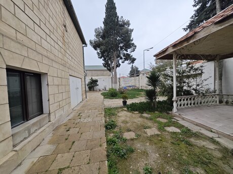 5 otaqlı həyət evi/bağ evi - Bakıxanov q. - 180 m²