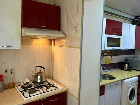 3 otaqlı köhnə tikili - Yeni Günəşli q. - 70 m²