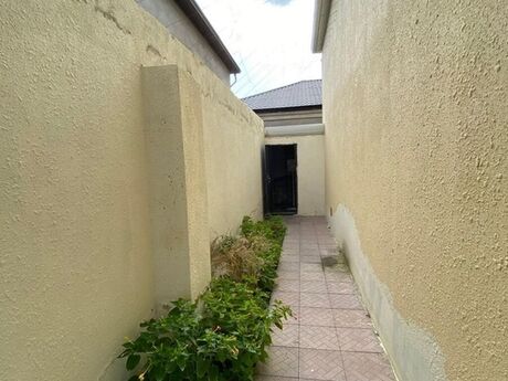 3 otaqlı həyət evi/bağ evi - Novxanı q. - 100 m²