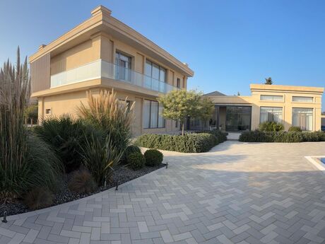 5 otaqlı həyət evi/bağ evi - Mərdəkan q. - 685 m²