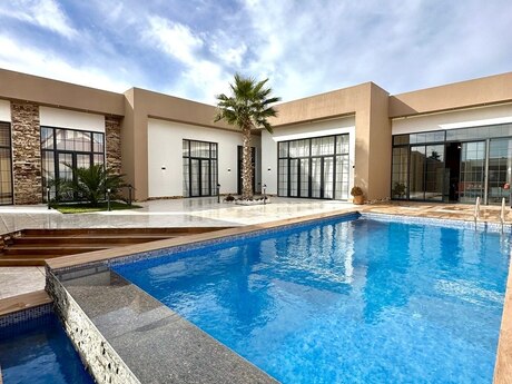 5 otaqlı həyət evi/bağ evi - Mərdəkan q. - 250 m²