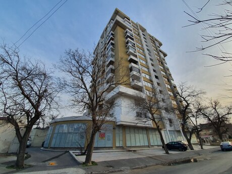 Объявление №5921857 - Баку, м. Кара Караев, 1100 м²