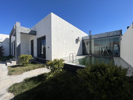 4 otaqlı həyət evi/bağ evi - Mərdəkan q. - 150 m²