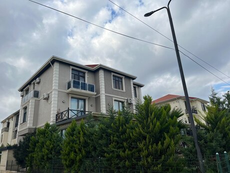Satılır 4 otaqlı yeni tikili 135 m², Buzovna q.