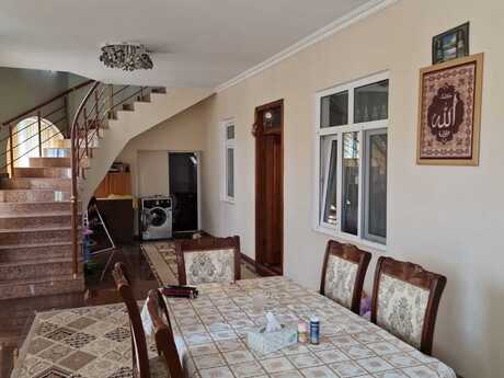 4 otaqlı həyət evi/bağ evi - Zirə q. - 230 m²