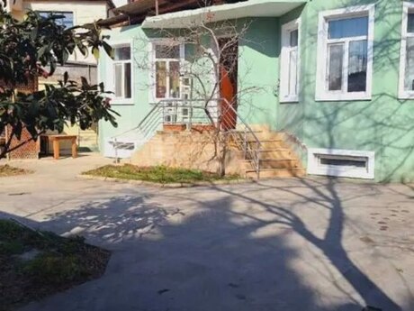 5 otaqlı həyət evi/bağ evi - Nəsimi m. - 200 m²