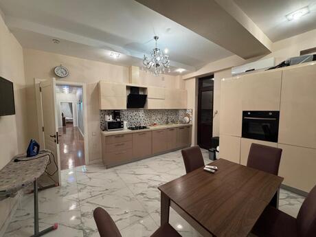 4 otaqlı yeni tikili - Nəsimi r. - 175 m²