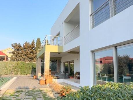 10 otaqlı həyət evi/bağ evi - Mərdəkan q. - 750 m²