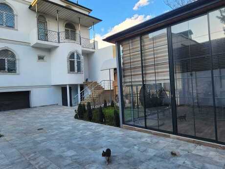 5 otaqlı həyət evi/bağ evi - 9-cu mikrorayon q. - 308 m²