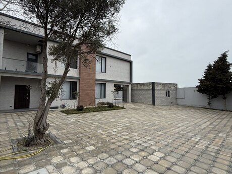 5 otaqlı həyət evi/bağ evi - Novxanı q. - 450 m²