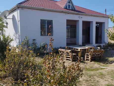 Satılır 3 otaqlı həyət evi/bağ evi 100 m², Buzovna q.